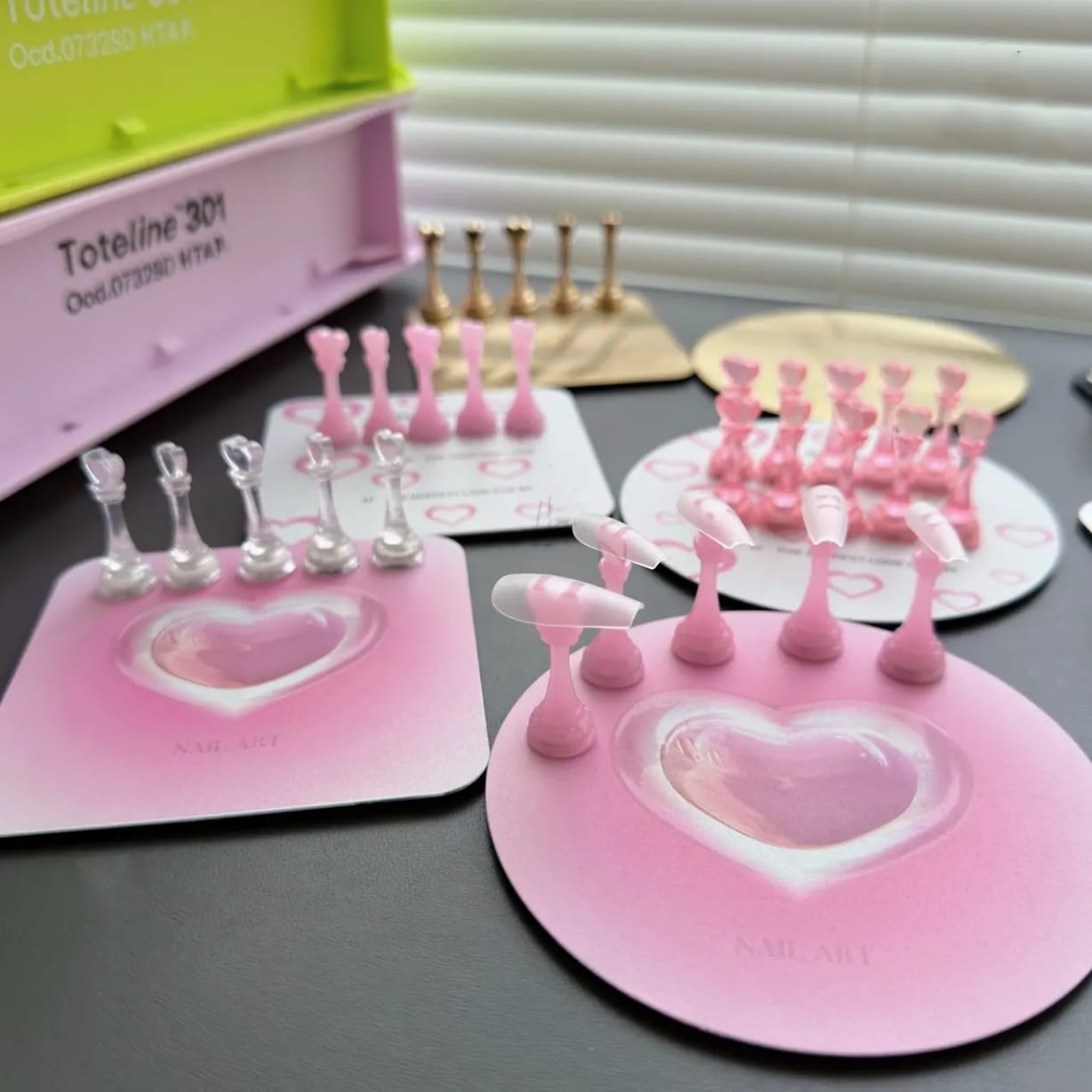 Nail Art Mat Stand For Press On Stand Mask Queen Nepal