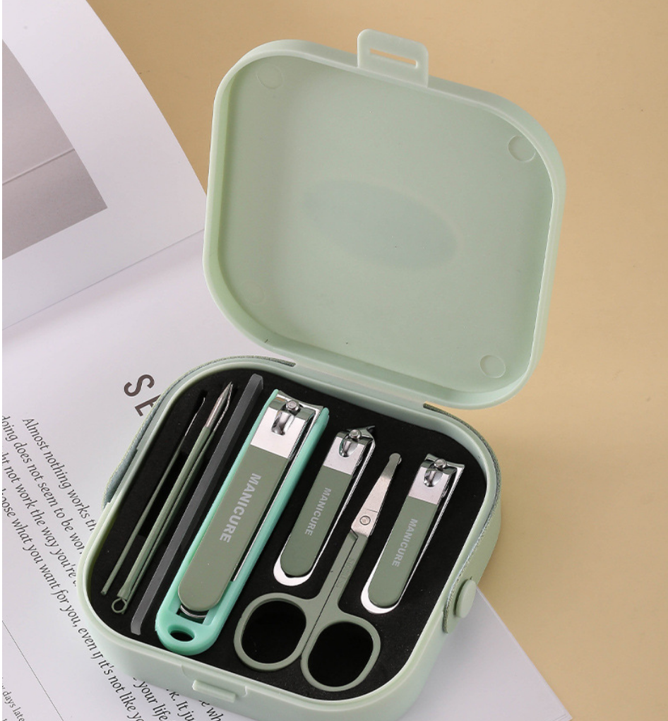 Manicure & Pedicure Kit Mask Queen Nepal