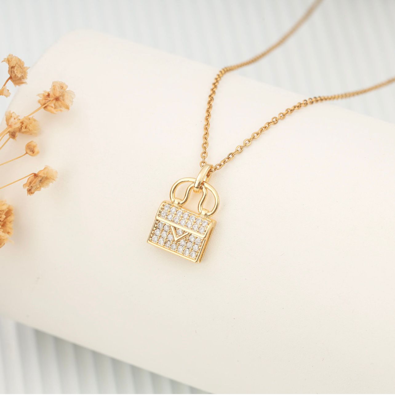 H Letter Bag Necklace Micro-Encrusted Handbag Pendant Titanium Steel Chain Easy Beauty Nepal