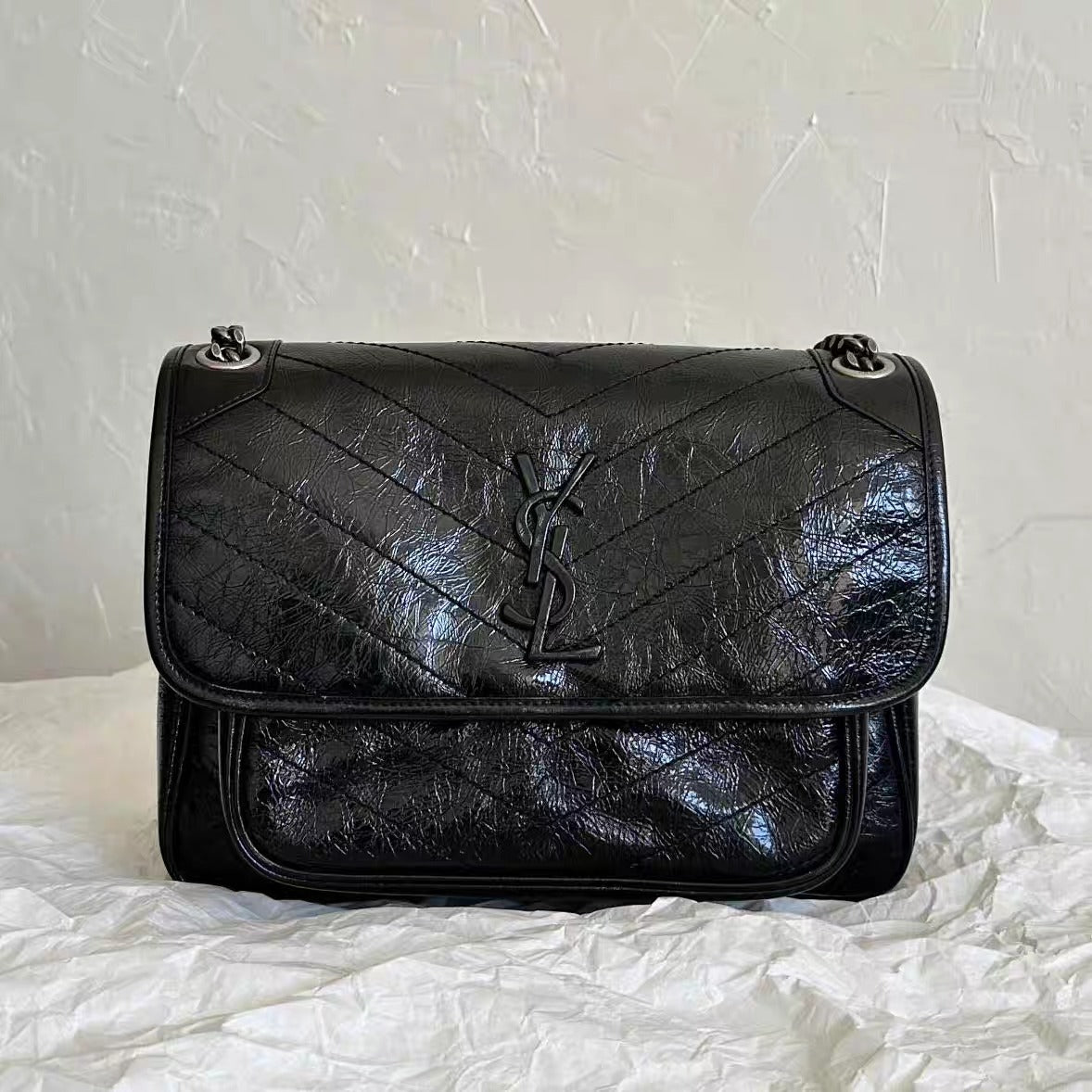 Saint Laurent Black Niki Medium Ysl-Plaque Leather Shoulder Bag Easy Beauty Nepal