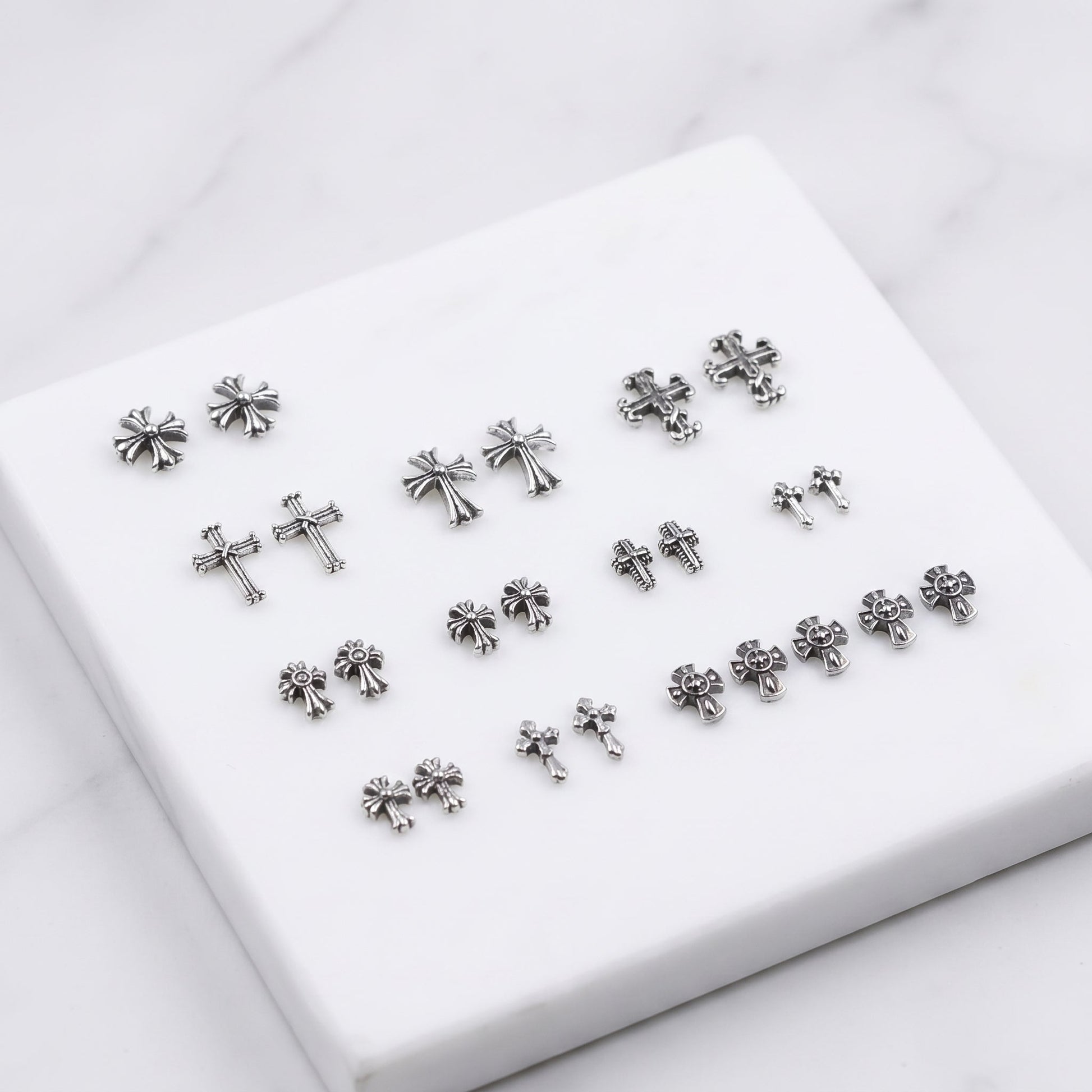 Mixed 25pcs Retro Metal Charms Nail Art Accessories Mask Queen Nepal