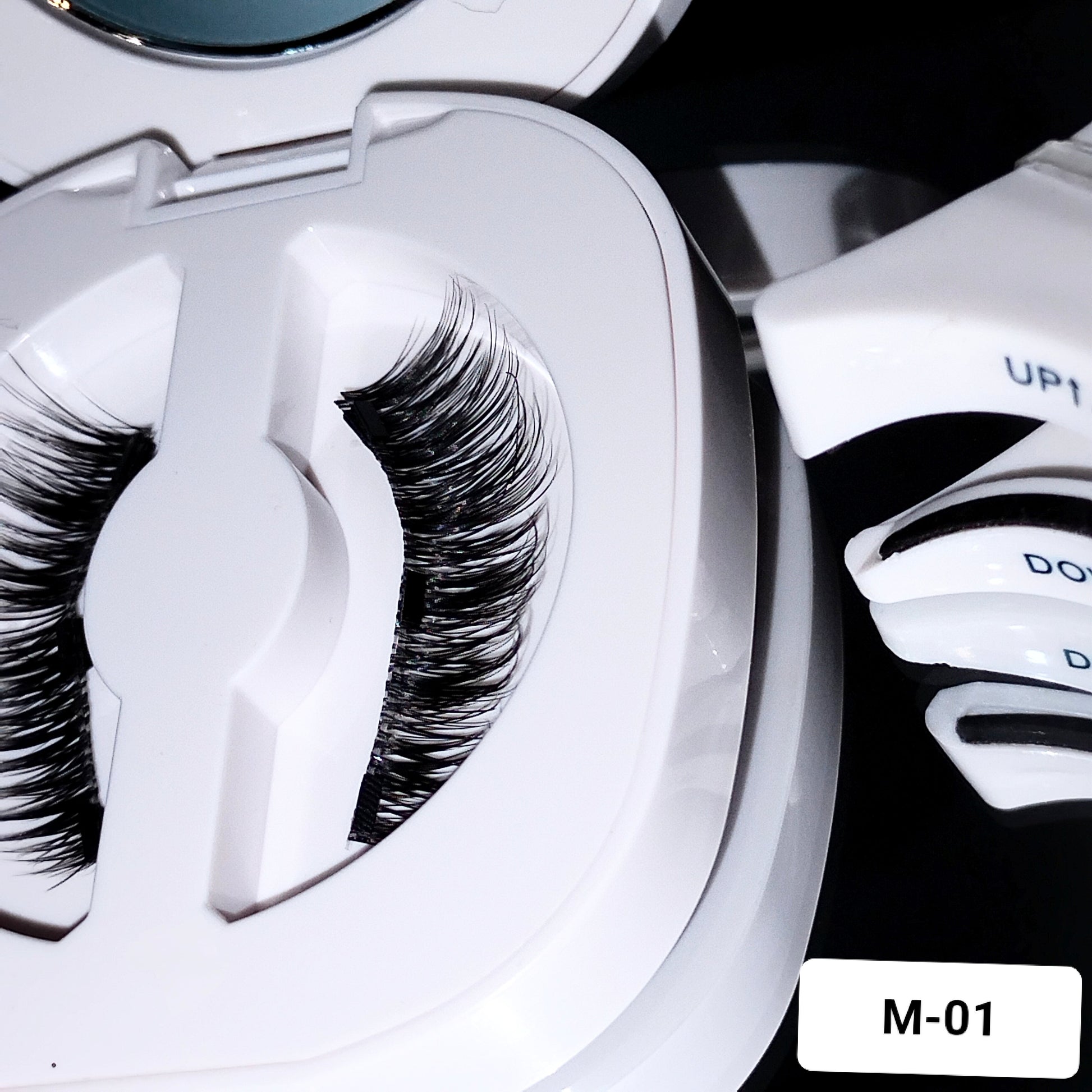 Magnetic Eyelashes & Applicator Set M-01 Easy Beauty Nepal
