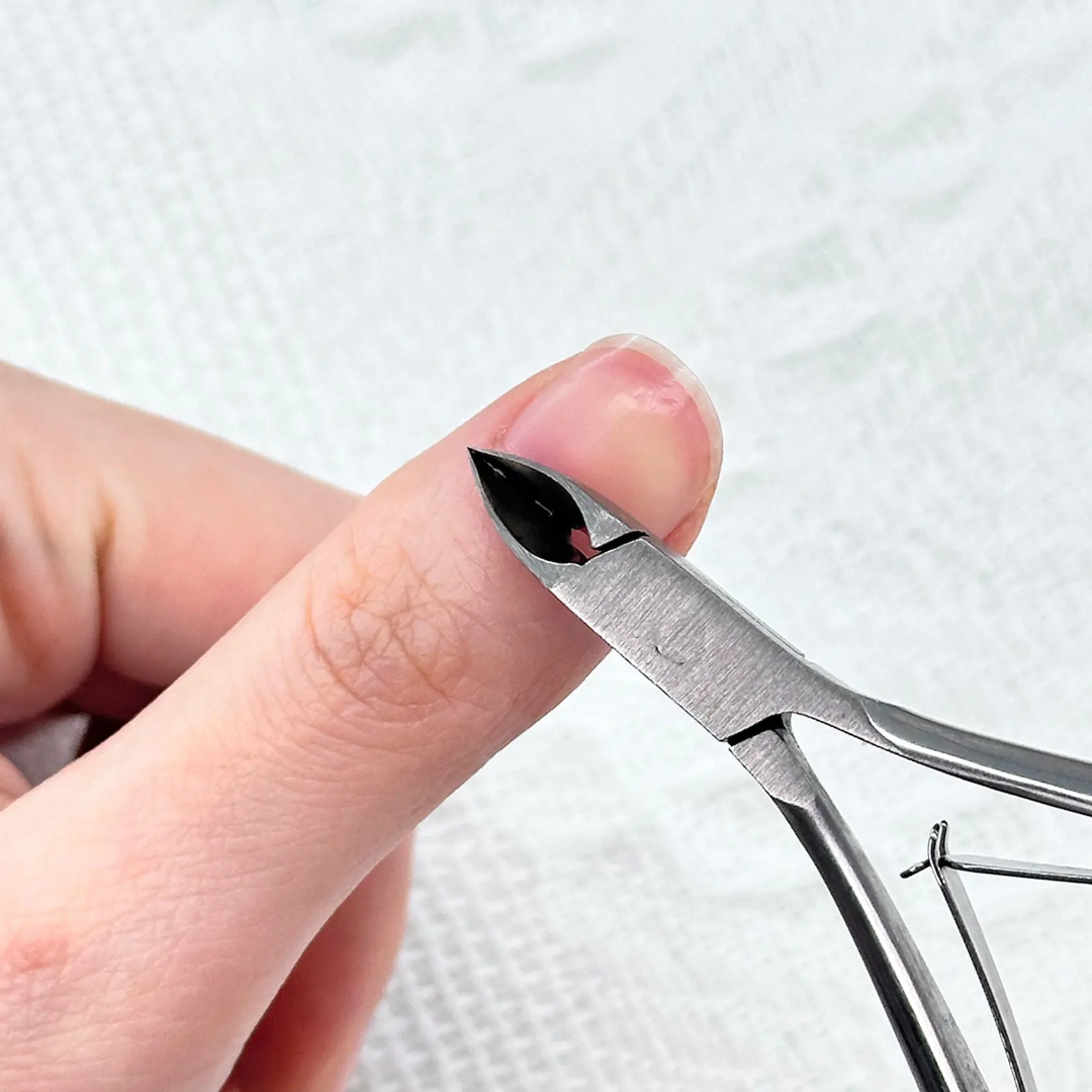 D501 Luxury Professional Cuticle Nippers Mask Queen Nepal