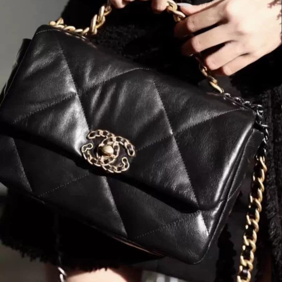 CHANEL Pre Owned Classis Flap 19 Shoulder Bag Easy Beauty Nepal