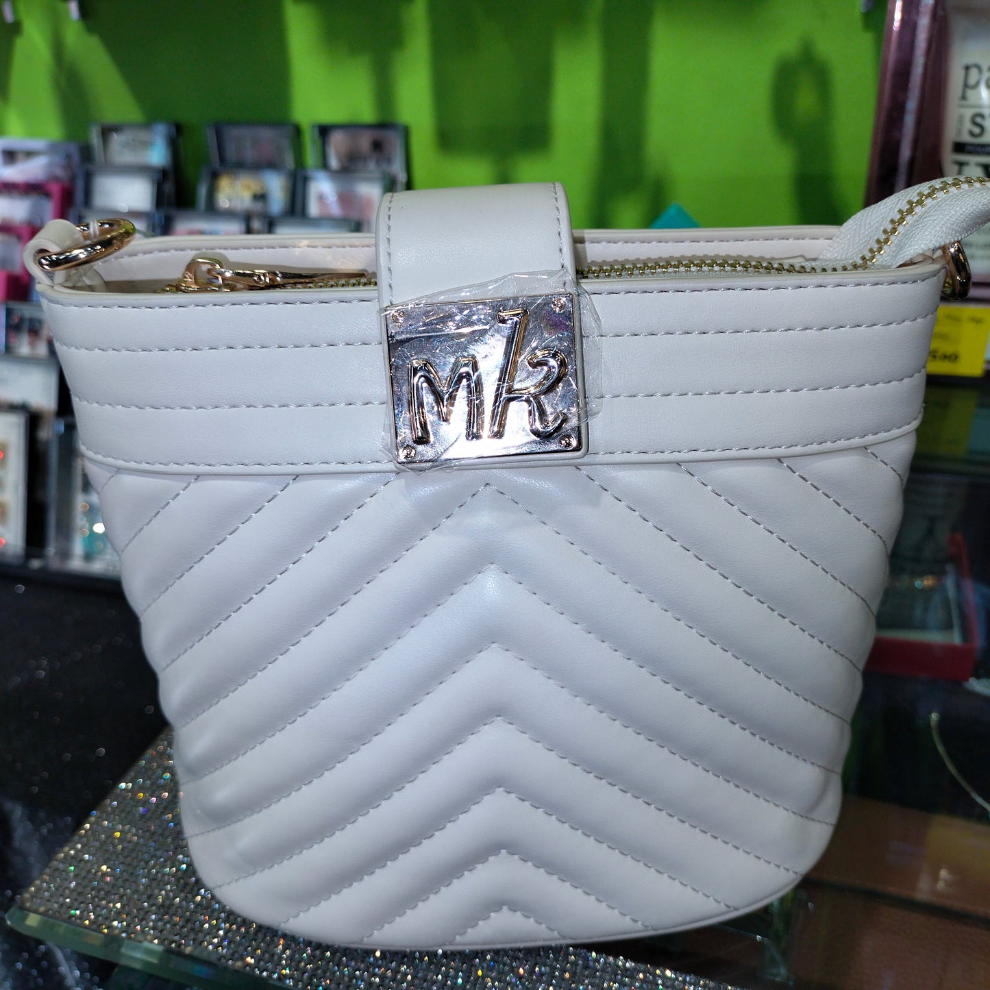 Pearl Lumina Quilted Shoulder White Bag GAB-140 Mask Queen Nepal