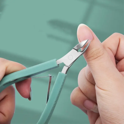 Silicone-Grip Cuticle Nippers Mask Queen Nepal